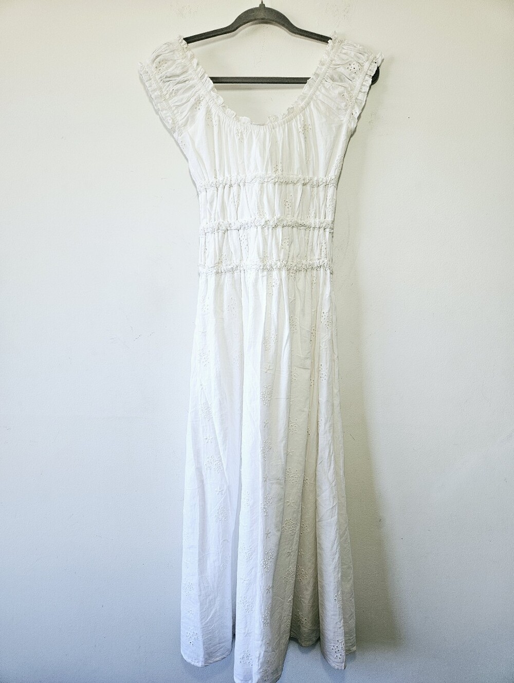 NWT Sim & Sam Ruched Midi Dress Size S White Feminine - Picture 3 of 8
